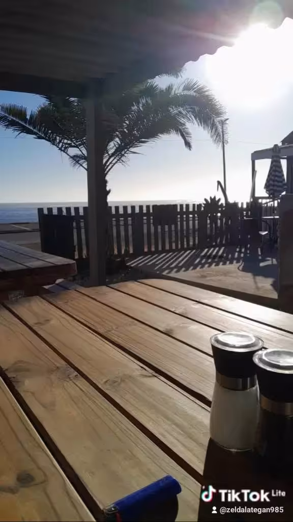 Zee's Restaurant – Pizza, Seafood and Dining in Port Nolloth